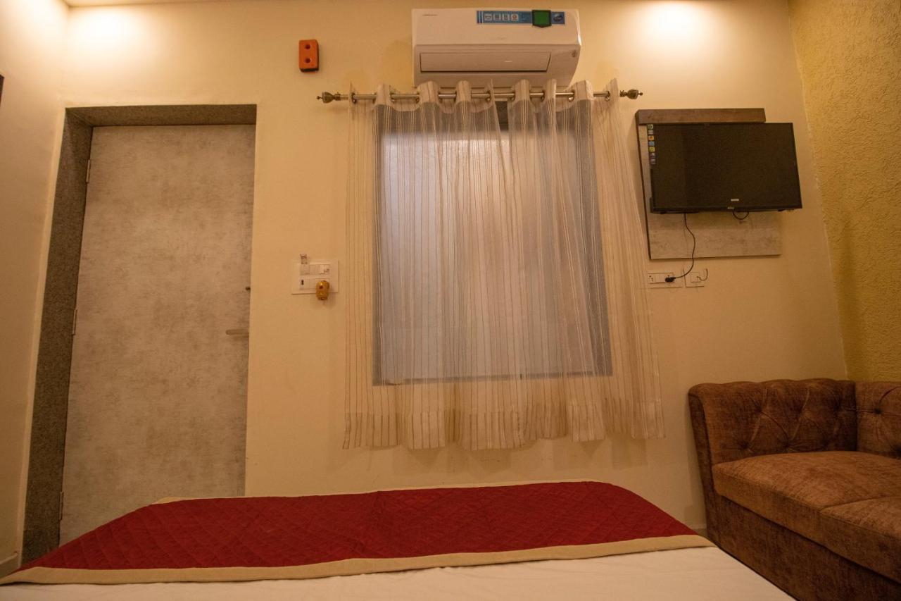 Hotel Aayat Palace Jaipur Eksteriør bilde